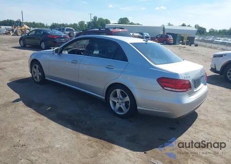 2014 Mercedes-Benz E 350 z USA, uszkodzony, nr VIN WDDHF5KB8EA825109